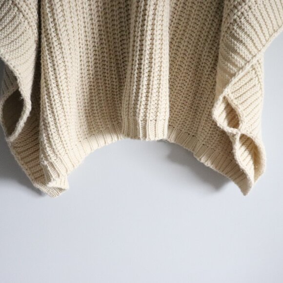Steve Madden Womens US OS Cream Chunky Knit Turtleneck Pullover Poncho Sweater - Picture 9 of 11
